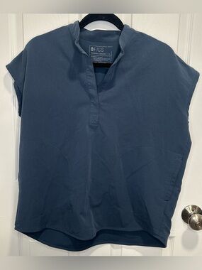 FIGS Rafaela Oversized Scrub Top - Dark Harbor, Dark Teal, Women’s Size S